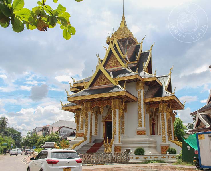 Pequeño templo en la capital de Laos, Vientian