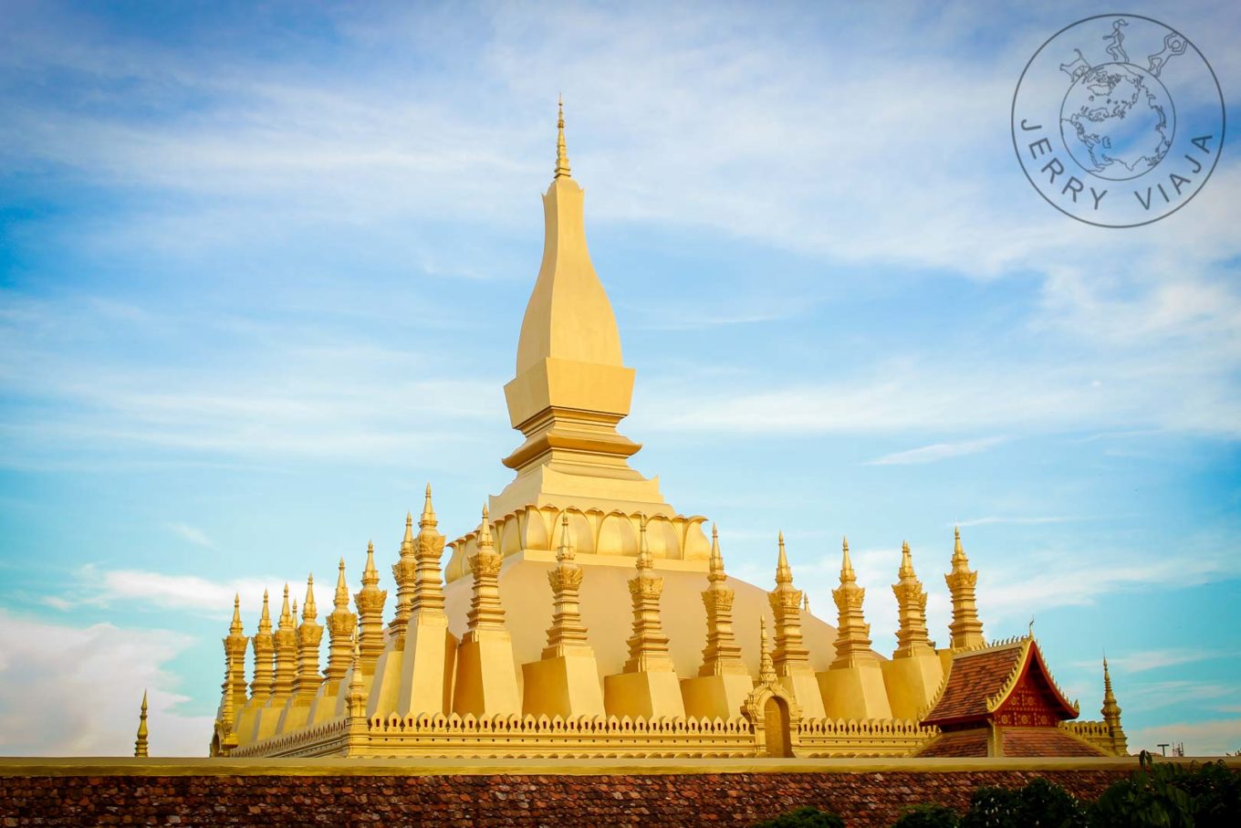 Gastos en Laos. Templo de Pha That Luang en Vientian