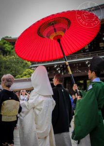 Casamiento tradicional en un templo de Tokio