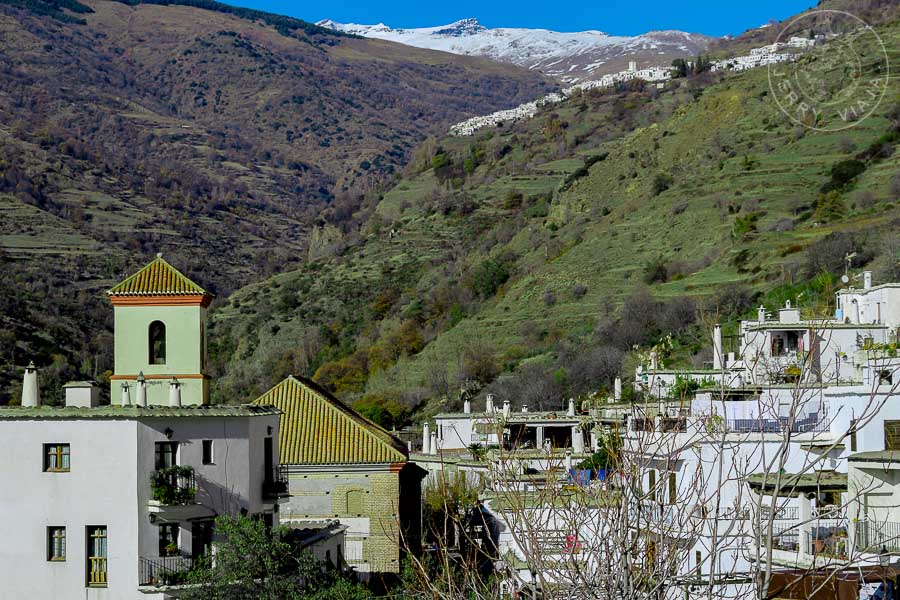 Desde Bubión vistas a Capileira y a Sierra Nevada, alpujarra granadina, pueblos mas bonitos de españa