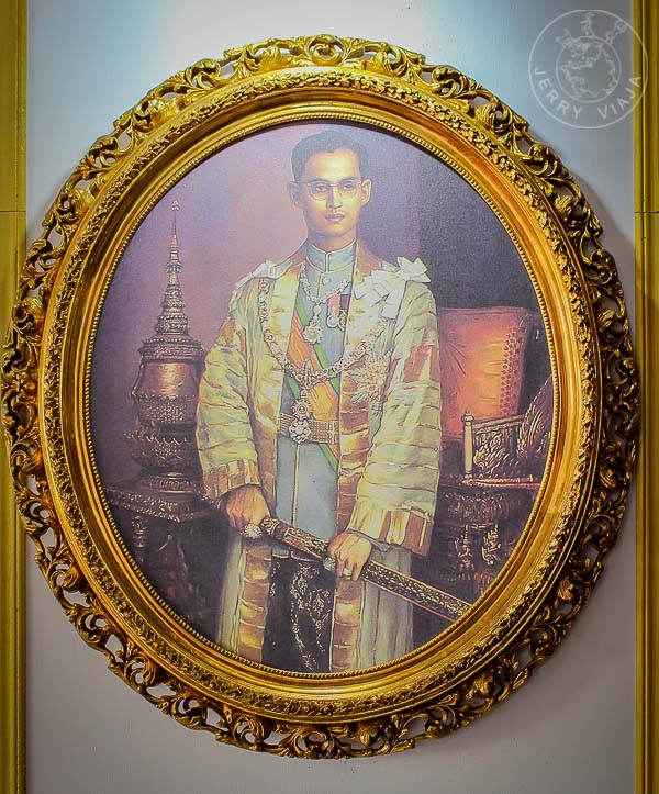 Retrato del rey Bhumibol Adulyadej, Bangkok, Tailandia