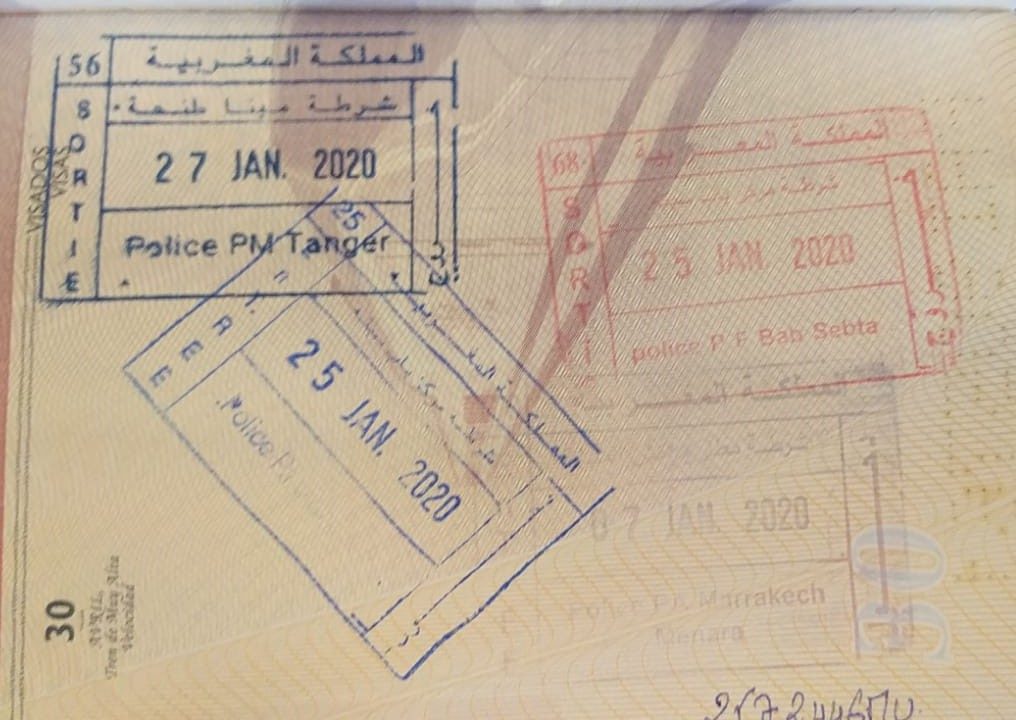 Sellos en pasaporte de entrada y salida de Marruecos a España