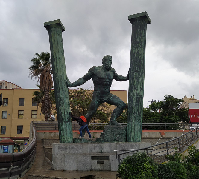 Estatua a Hércules y las columnas, Ceuta