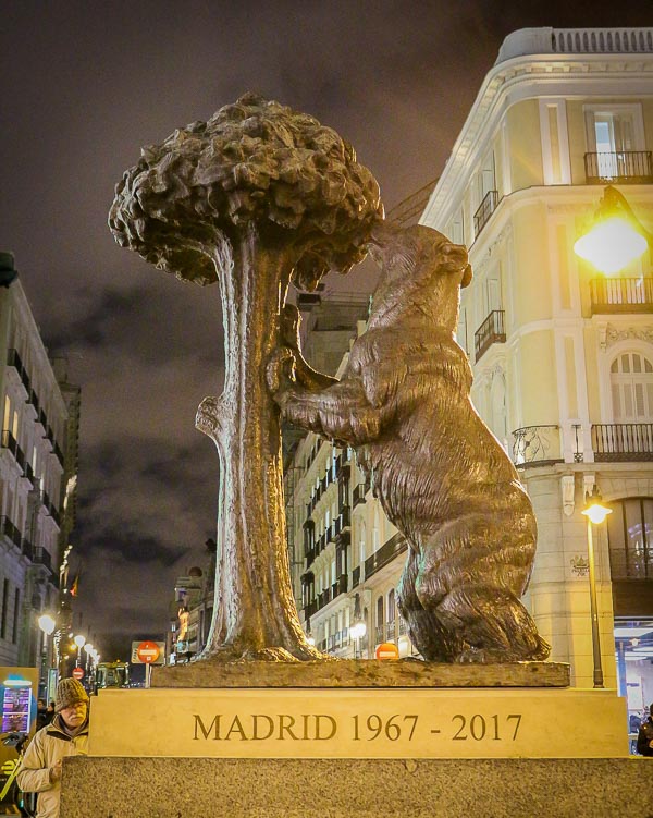 Estatua del Oso y el Madroño en Plaza del Sol. Madrid