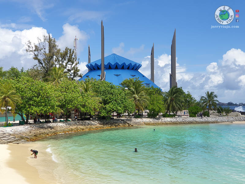 Salaman mosque, maldives islands, artifical beach in male capital